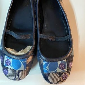 Coach flats